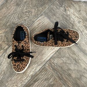 Little girls Keds leopard print size 11